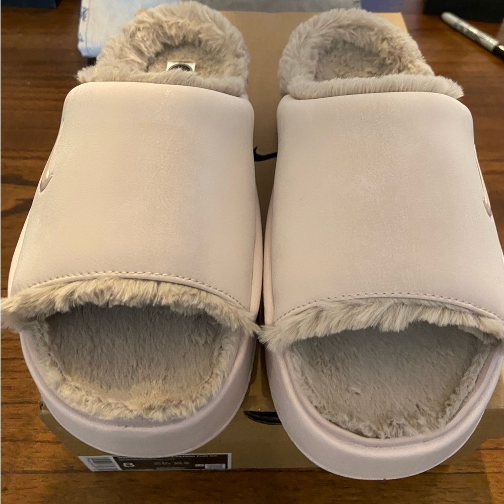 Nike clam Elevation Cozy Pink with tan  Fur-Lined Slides Women's SZ 8 - Picture 3 of 12